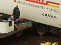 LKW faehrt in den Rhein Langel Hitdorf Faehre P281